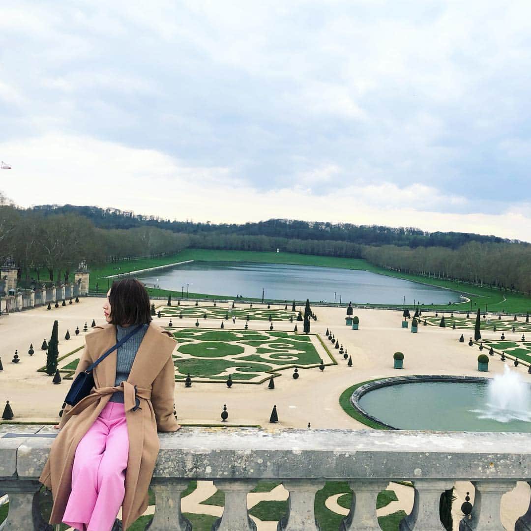 信近エリさんのインスタグラム写真 - (信近エリInstagram)「.﻿﻿ Château de Versailles﻿ ﻿ 宮殿も庭園も溜め息もので、眼福とはこの事🌹﻿ ﻿ 中にレストランもあって、そして美味しい😋﻿ ﻿ Paris&Belgium 3/9」4月15日 16時41分 - nobuchikaeri_official