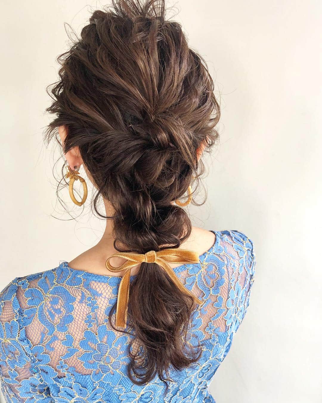 和田美由紀さんのインスタグラム写真 - (和田美由紀Instagram)「LORENではヘアアレンジに合わせる色んなお色のリボン販売しております😊💕💕 #hair#hairarrange#hairstyle#arrange#wadami_arrange#ヘアスタイル#ウェディング#ブライダル#ヘアアレンジ#ヘア#アレンジ#ファッション#ヘアメイク#メイク#愛知#名古屋#美容師#美容室#LOREN#lorensalon」4月15日 17時08分 - miyuwada