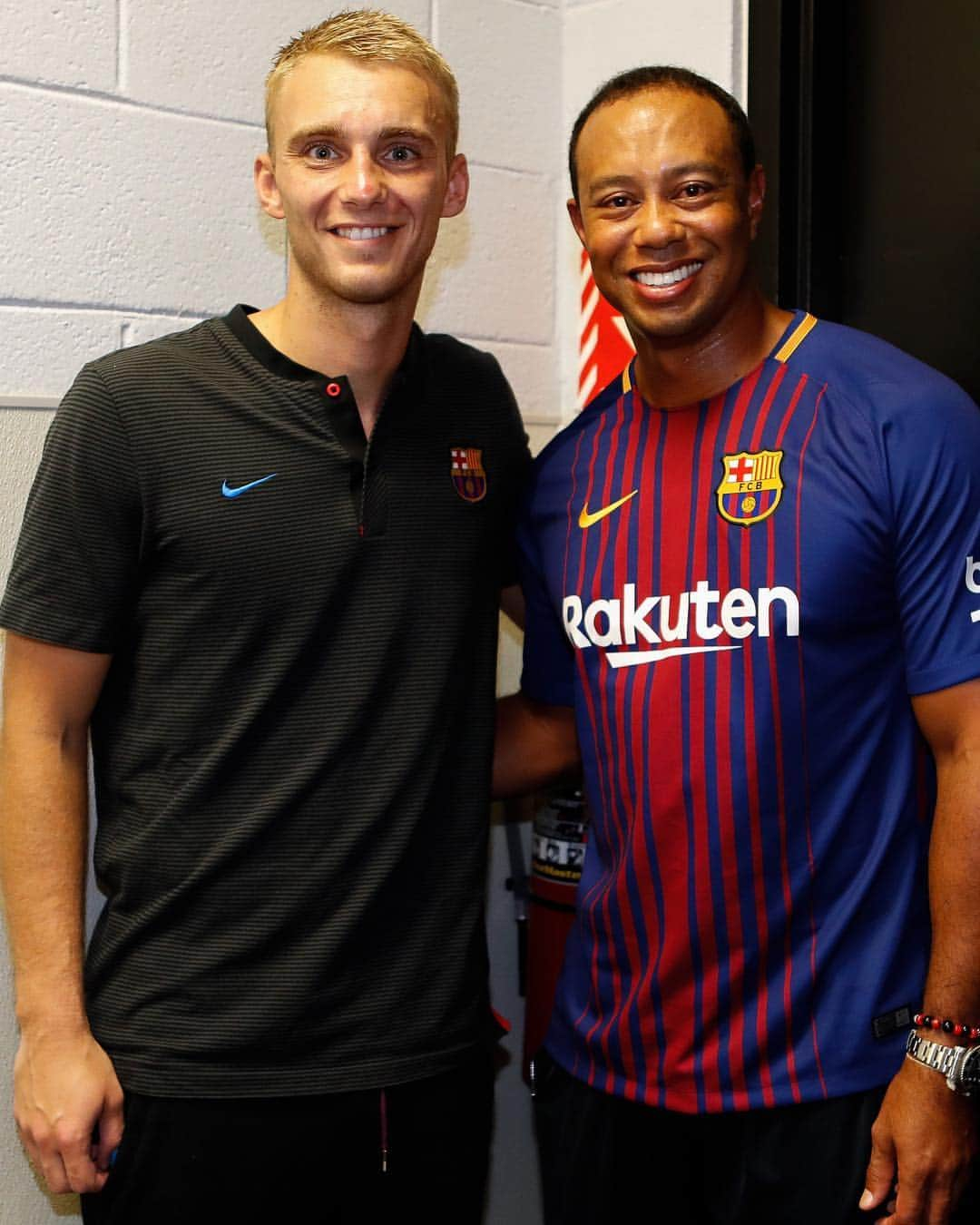 FCバルセロナさんのインスタグラム写真 - (FCバルセロナInstagram)「🔵🔴 Fan of the week 🙌 Congratulations @tigerwoods! ⛳」4月15日 17時37分 - fcbarcelona