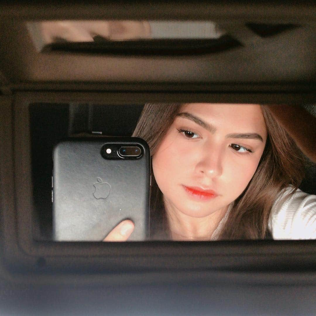 Alexa Ilacadさんのインスタグラム写真 - (Alexa IlacadInstagram)「confidently lost 🥀 . @momoisupe lashes & brows, @kpalette_ph lip & cheek tint」4月15日 17時39分 - alexailacad