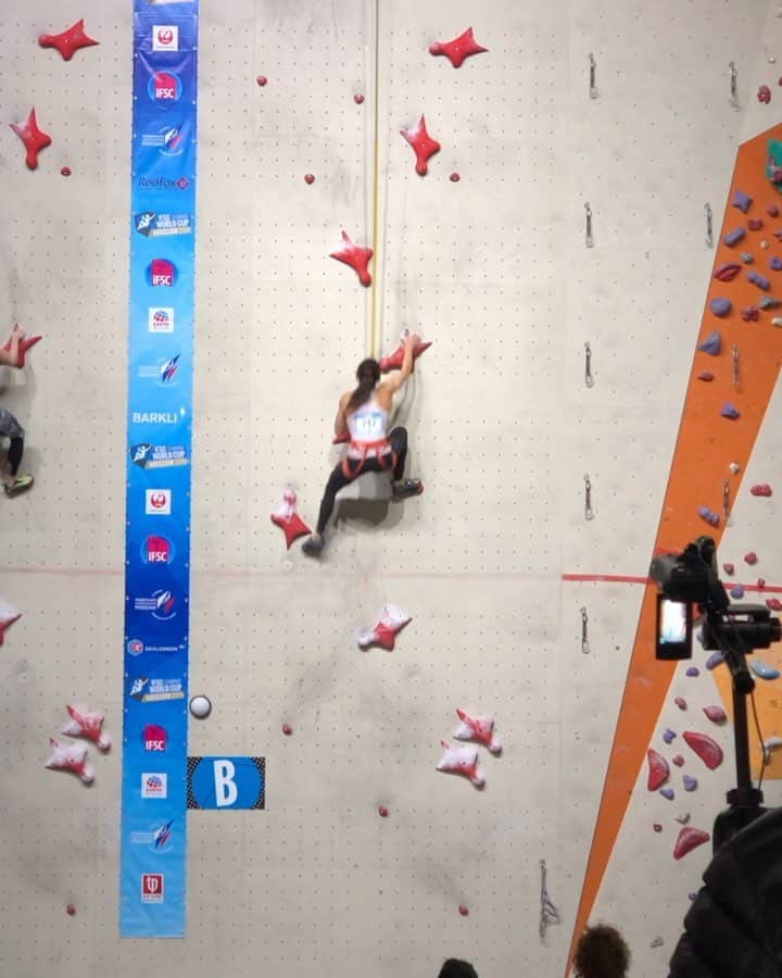 アラーナ・イップのインスタグラム：「New speed PB (and Canadian record 🇨🇦) at the Moscow World Cup: 9.50 seconds ⠀⠀⠀⠀⠀⠀⠀⠀⠀ I’m really happy with how the last two comps went for me, and now I’m excited to go home for a week before China 🇨🇳 ⠀⠀⠀⠀⠀⠀⠀⠀⠀ Video: @mccollsean」