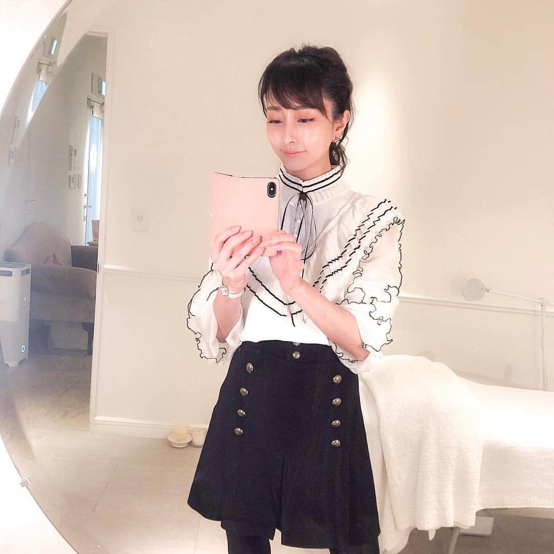 石井美保さんのインスタグラム写真 - (石井美保Instagram)「暖かくなりましたね。今日はコート要らず🌸 タイツはまだ脱げず。」4月15日 17時48分 - miho_ishii