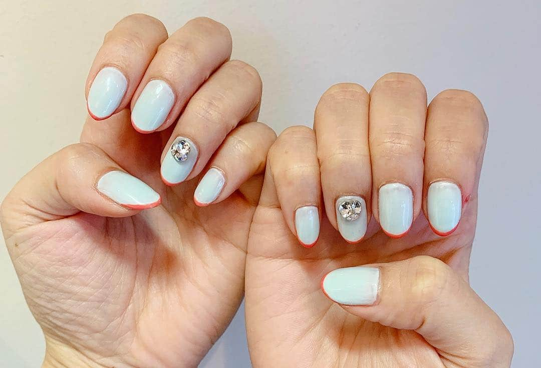 村上瑠美奈さんのインスタグラム写真 - (村上瑠美奈Instagram)「New nail😊 アイスブルー×ピンク ． @umeyashiki_nailsaloneclat  いつもありがとうございます💕 瑠美奈のインスタ見ましたって予約してくれたら10%OFFにしてもらえるよ🤗 ． #るみなねいる #フレンチネイル #春ネイル #バイカラーネイル #アイスブルーネイル」4月15日 17時54分 - ruminamurakami