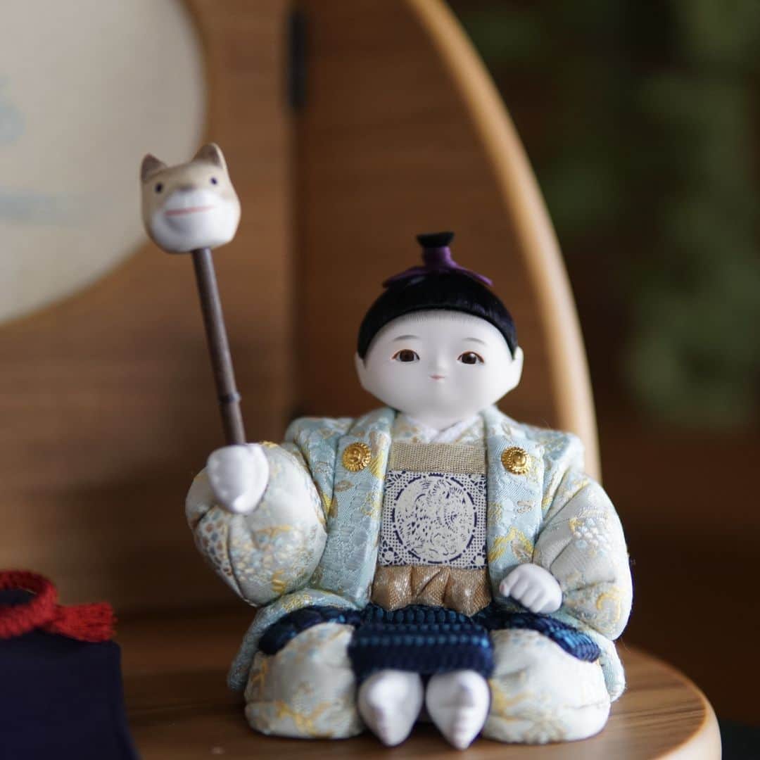 人形工房ふらここ-雛人形 五月人形-さんのインスタグラム写真 - (人形工房ふらここ-雛人形 五月人形-Instagram)「. 春駒をイメージした十二支の手持ち道具は、我が子の健やかな成長を祈るお守りです🐶✨ . ご注文時に、お好みの干支（えと）をお選びいただくことができます。 - ＊遥（はるか）No,200＊ - #ふらここ #ママリ #赤ちゃん #コドモノ #インテリア #男の子ママ #女の子ママ #赤ちゃんのいる生活 #プレママ #こどものいる暮らし #初節句 #ハピベビ #こどもの日 #端午の節句 #兜 #こどもの日 #子供の日 #五月人形」4月15日 18時00分 - furacoco_official