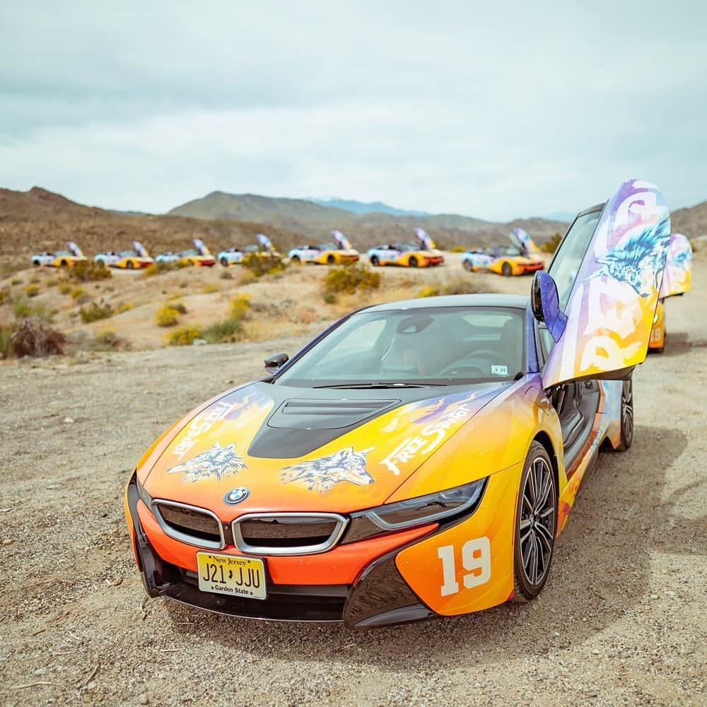 BMW Japanさんのインスタグラム写真 - (BMW JapanInstagram)「. BMWがオフィシャル・スポンサーを務める、アメリカで最もプレミアムな音楽フェス「Coachella Valley Music & Art Festival in 2019」が、今週末まで開催。 . フェスティバルに出演する、世界的ミュージシャンのKhalid氏によって特別にカスタム・ラッピングされたBMW i8が、VIPを乗せるショーファーカーとして走行します。 @thegr8khalid . #Coachella #RoadToCoachella #coachellafashion #coachellastyle #coachellavibes #coachellaready #BMW #駆けぬける歓び #BMWJapan #Khalid #i8  #BMWWorld #BMWPost #BMWgram #BMWlovers #BMWlife #BMWlove #BMWforlife #BMWcar」4月15日 18時02分 - bmwjapan
