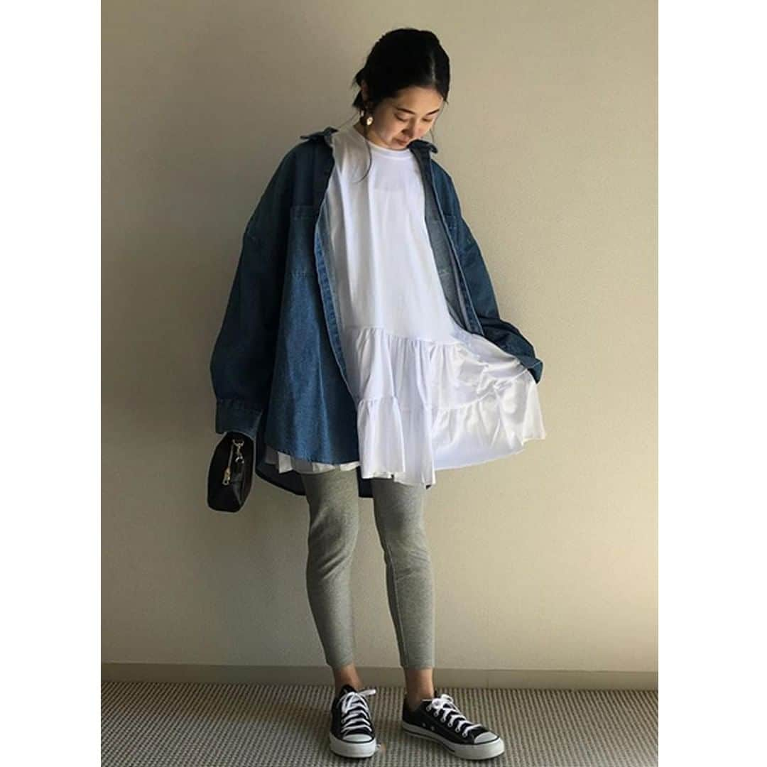 DHOLIC SNAPさんのインスタグラム写真 - (DHOLIC SNAPInstagram)「@___karikarikari___さんの#dholicsnap📷⁣ ———————————————————⁣ DRESS/SHIRTS：@dholic_official⁣ 【LADIES】⁣ #ギャザーミニワンピース⁣ 全4色￥3,726(税込)⁣ 【LADIES】⁣ #ツーポケットデニムシャツ⁣ 全2色￥4,503(税込)⁣ ———————————————————⁣ @___karikarikari___さんステキに着こなしていただき⁣ ありがとうございます👏🏻⁣ みなさんもぜひ#dholicsnap を付けて⁣ コーデ投稿してくださいね！⁣ ———————————————————⁣ #DHOLIC#dholicism#fashion#ootd⁣ #プチプラコーデ#今日のコーデ⁣ #春コーデ#デニムシャツ#ワンピース」4月15日 18時05分 - d_by_dholic