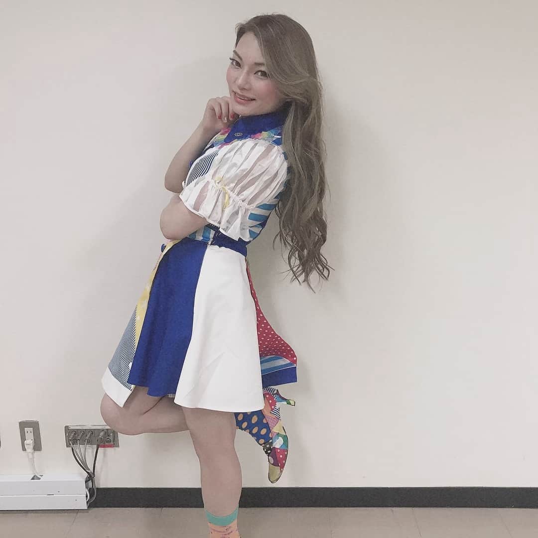 のインスタグラム：「収録ー！ なんのかはとりあえず秘密❤️ 昨日ヘアカラーしてきたから気持ちも上がるあがる💇‍♀️ いつもステキな髪にしていただきありがとうございます✨ 三軒茶屋のwonderってところだよ！ 手際良いしイケメンだし本当におすすめ♡ #秘密のオト女 #スターダスト  #三軒茶屋wonder #wonder #三軒茶屋  #lgbt #lgbtq #transgender #transsexual  #トランスジェンダー #ニューハーフ」