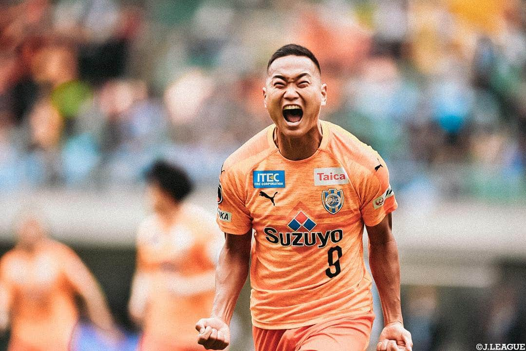 Ｊリーグさんのインスタグラム写真 - (ＪリーグInstagram)「Play Back JLEAGUE⚽️📸﻿﻿﻿ ﻿﻿﻿ 🏆#明治安田生命Ｊ１リーグ 第７節 ﻿﻿﻿ 印象的なシーンをプレイバック🔥﻿﻿﻿ ﻿﻿﻿ #Ｊリーグ ﻿﻿﻿ #jleague﻿﻿﻿ ﻿ ﻿ #清水エスパルス#チョンテセ#松原后 #横浜Fマリノス#マルコスジュニオール #FC東京 #ディエゴオリヴィエイラ #川崎フロンターレ #知念慶#小林悠 #浦和レッズ#エヴェルトン #サンフレッチェ広島#渡大生 #大分トリニータ#オナイウ阿道 #セレッソ大阪#都倉賢 #湘南ベルマーレ#曹貴裁  #松本山雅FC﻿#反町康治 ﻿ ﻿ #soccer #サッカー﻿ #soccerphotography#⚽️」4月15日 18時18分 - jleaguejp