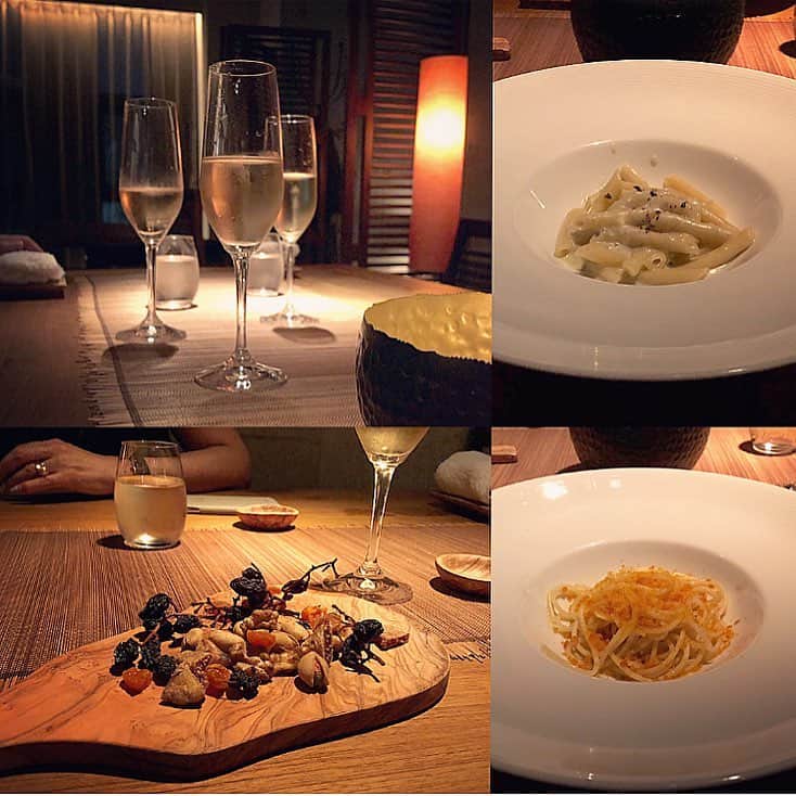 のインスタグラム：「🍷🥂🍝… ・ …つづき  久しぶりの女子会は。 とても楽しい気分に。  二次会の巻。  ドライフルーツでしめる予定が。 パスタ食べたいですねとシェア。  #夜食パスタ #みんなで食べればこわくない  今回は久しぶりに時間気にせず。 ゆっくりと語る夜となりました。  人生はいろいろあるから。 大変な時期もあるけれど。  多くの悲しみやよろこびを。 重ねてきた人はうつくしい。  かがやく人の魅力について。 見つめる夜となるのでした。  #🙏 #ごちそうさまでした ・ ・ ・ ・ ・ 🌸" 作品展示情報… ・ 『第7回 郷さくら美術館 桜花賞展』 … 会場：郷さくら美術館 ・ 「郷さくら美術館　桜花賞」展は、「桜」を描いた現代日本画を多くの方々にご覧頂き、日本画の素晴らしさを再発見してもらうことを目的とした展覧会です。今回もこれからの活躍がますます期待される日本画家31名が、日本美術でおなじみの「桜」という大変難しいモチーフを相手に、それぞれの持ち昧を生かした個性的な素晴らしい桜の絵画に仕上げています。現代日本画家たちの個性を、豊かな桜花の美しさを、どうぞお楽しみください。  東京都目黒区上目黒1-7-13　 TEL：03-3496-1771  東急東横線、東京メトロ日比谷線 中目黒駅より徒歩５分 ◼︎詳しくはホームページをご覧ください … ・ ・  #🌸 #春 #spring #ワイン #wine #dryfruits #champagne #夕食 #dinner  #夜食 #おつまみ #しゅわしゅわ #二次会 #food  #Tokyo #西麻布 #food #Italian #Pasta #カラスミパスタ #cheese #penne #日本画家 の #外出こんなもん」