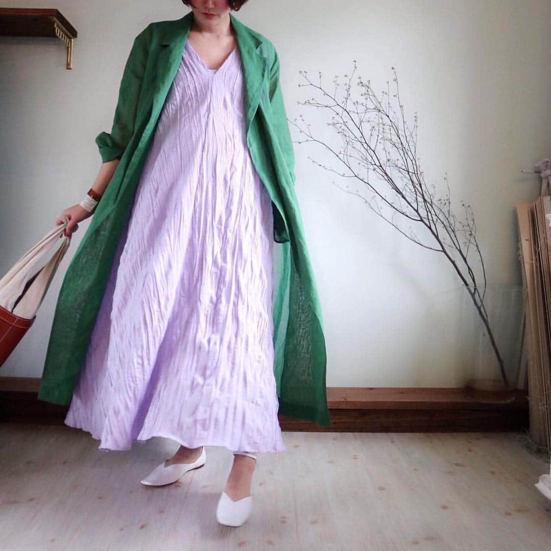 ジュジュさんのインスタグラム写真 - (ジュジュInstagram)「2019/04/16(tue) release☑︎ . フワッと広がるflare dress one-piece-purple- . 今年はcolor×colorもおススメ♡ . 合わせたaccessoryはっ glosbe pierce-leopard- glosbe bangle . colorを落ち着かせる役目もあるから、派手めの時にも大活躍♫ .  #AkariH#accessory#costumeaccessory#fashion akarih#akarihchic#アカリ#アカリチック#Akarih#アカリ #2019ss#www.akari-h.jp #maternitycoordinate#maternity#mama #mamacoordinate#35week#hrkフク  #AkariH#apparel#fashion akarih#akarihchic#アカリ#AkariHapparel#アカリアパレル#2019ss#www.akari-h.jp」4月15日 18時47分 - hiraka