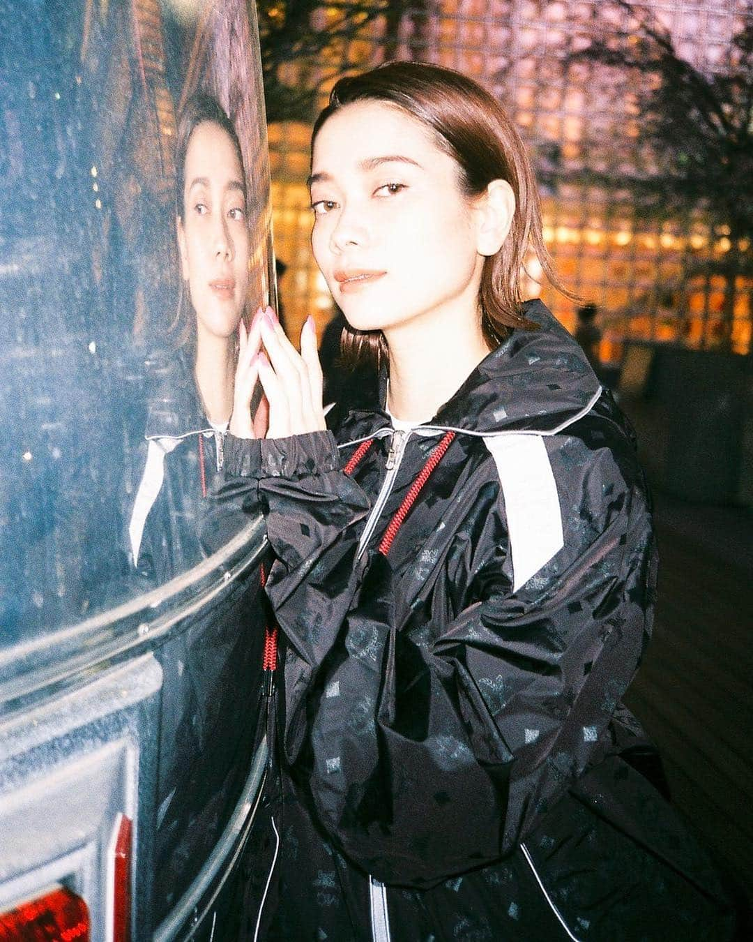 岩本ライラさんのインスタグラム写真 - (岩本ライラInstagram)「❣️❣️❣️ このスカジャン可愛かったなあ〜。 . @mcmworldwide @mcmjapan  @_owncean_  @unakinoco  @supercupmatcha  @mitaooooo330」4月15日 18時50分 - lylaa05