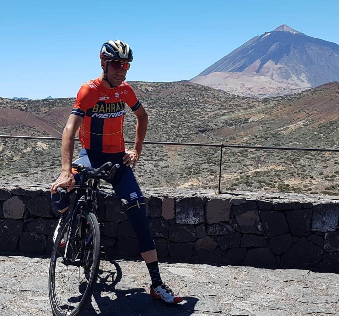 ヴィンチェンツォ・ニバリさんのインスタグラム写真 - (ヴィンチェンツォ・ニバリInstagram)「Bye bye #Teide il mio #trainingcamp @bahrain_merida finisce qui !!! Ci vediamo al @tourof_thealps」4月16日 0時28分 - vincenzonibali