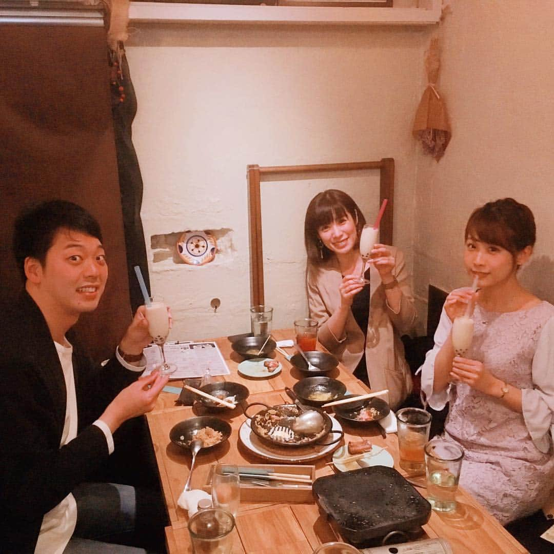 岡野綾夏さんのインスタグラム写真 - (岡野綾夏Instagram)「大好きな３人との時間。 幸せだ♥️ . #金曜トレビアン #FBS #スタジオメンバー #ホーム感 #将来を熱く語り合う #とは言いつつ #ゆるーい話でも盛り上がる #結論→大好きだ！💕」4月16日 0時23分 - ayaka.o531