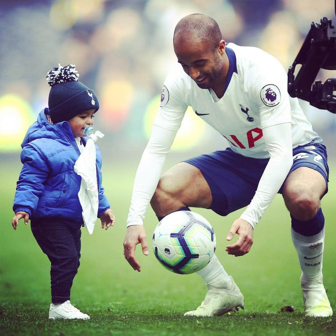 プレミアリーグさんのインスタグラム写真 - (プレミアリーグInstagram)「A moment to cherish 🙌 . #PL #PremierLeague」4月16日 0時26分 - premierleague