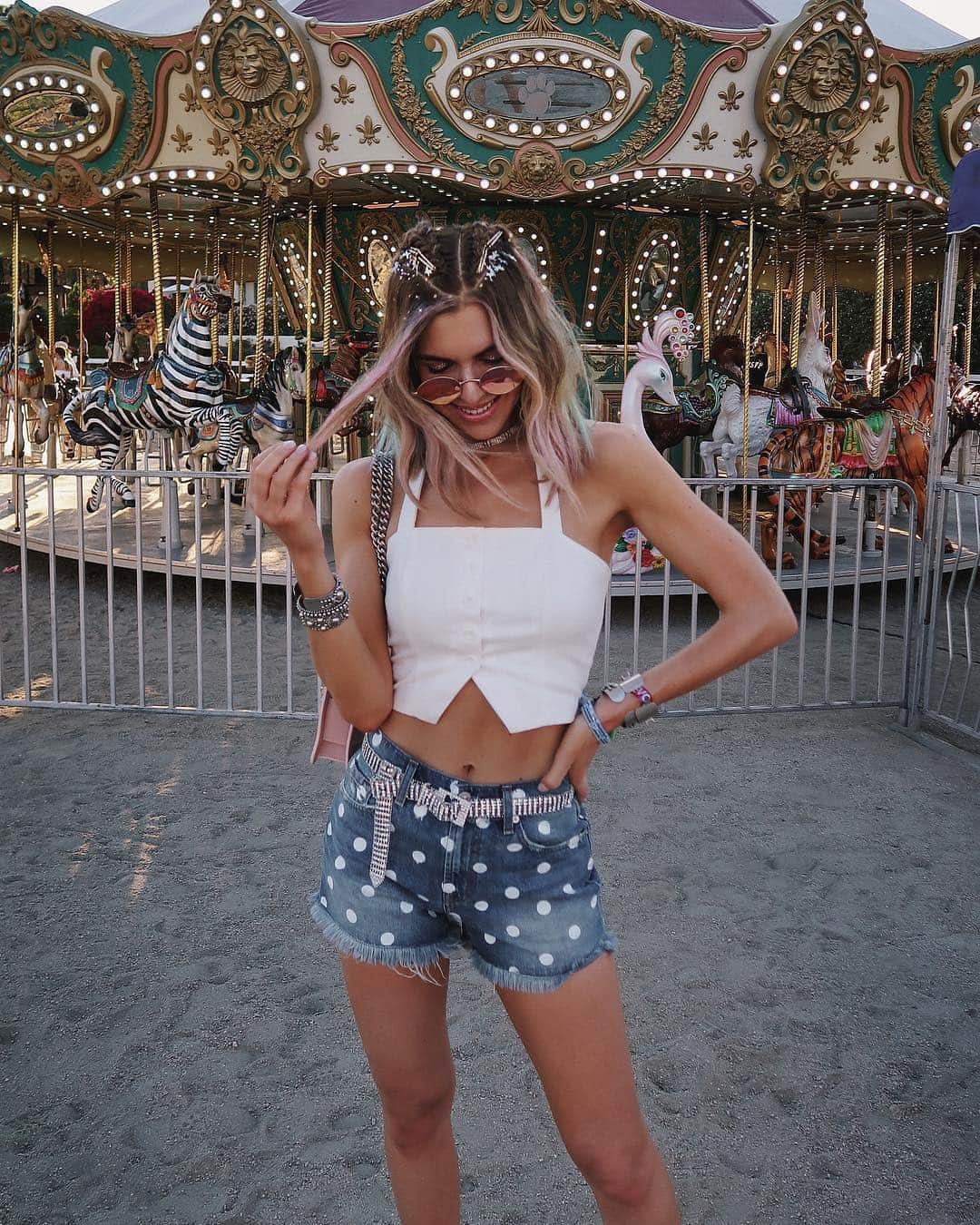 Angel™さんのインスタグラム写真 - (Angel™Instagram)「Coachella 😍 Which outfit would you wear? credit @helenowen @jamienkidd @rocioccamacho @abbieblyth @angelicablick @nicholeciotti #americanstyle #ootd #outfit #coachella2019 #festival #look 😍 #coachellaoutfit」4月15日 19時51分 - americanstyle