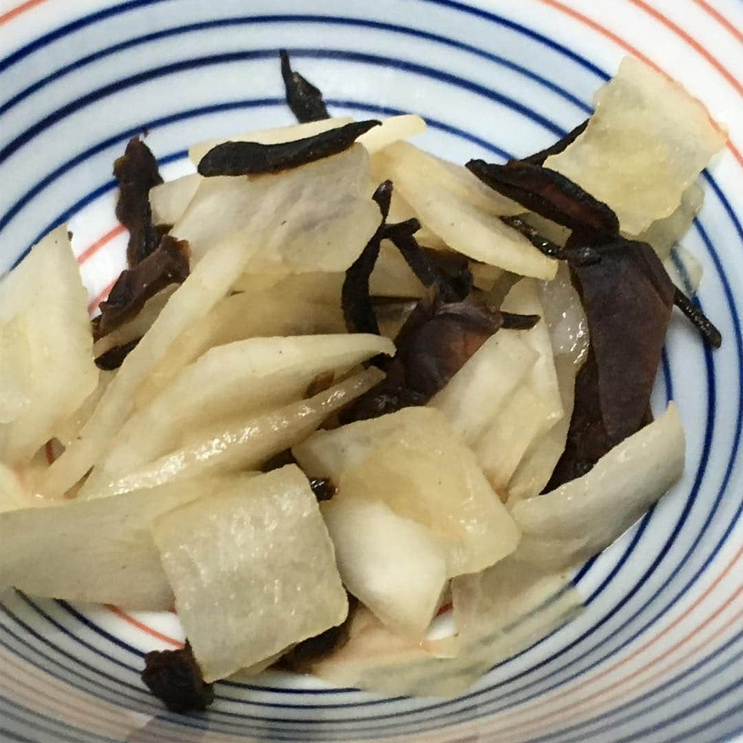 柳家さん生さんのインスタグラム写真 - (柳家さん生Instagram)「4/15晩ご飯作っただぁ〜 鶏肉と茄子のケチャップ炒め 胡瓜竹輪ピーマンサラダ 大根塩昆布もみ #さん生 #鶏肉 #茄子 #ケチャップ炒め #大根 #塩昆布もみ #胡瓜 #竹輪 #ピーマン #サラダ」4月15日 20時05分 - waraiguma1957