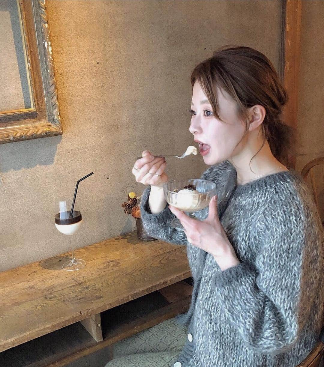 工藤はるかさんのインスタグラム写真 - (工藤はるかInstagram)「ㅤㅤㅤㅤㅤㅤㅤㅤㅤㅤㅤㅤㅤ 😋🥄🍨💓 ㅤㅤㅤㅤㅤㅤㅤㅤㅤㅤㅤㅤㅤ 4枚目、 美味しすぎて目が点になってるところ( ⊙‿⊙) からの、5枚目笑っちゃうとこ🤣 ㅤㅤㅤㅤㅤㅤㅤㅤㅤㅤㅤㅤㅤ おはる @__haru3 が撮ってくれてた♡ ㅤㅤㅤㅤㅤㅤㅤㅤㅤㅤㅤㅤㅤ」4月15日 20時23分 - har_326