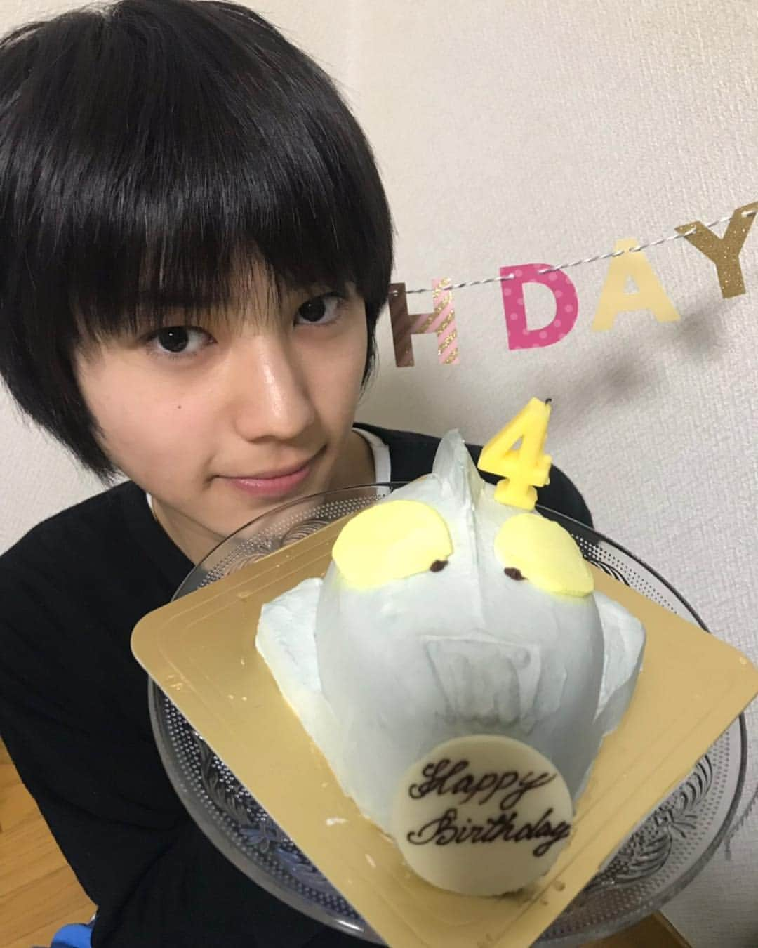 荒木飛羽さんのインスタグラム写真 - (荒木飛羽Instagram)「弟の誕生日会をやりました！ ケーキが凄い！！🤣」4月15日 20時19分 - towa_araki_