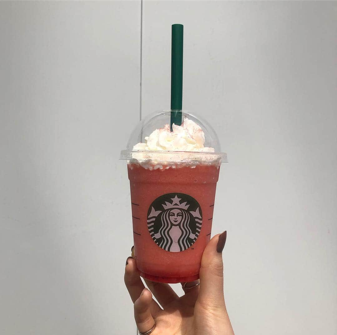 遊馬萌弥さんのインスタグラム写真 - (遊馬萌弥Instagram)「#strawberryverymuchfrappuccino  #strawberryverymuchfrappuccino_red  #starbucks  #ストロベリーベリーマッチフラペチーノ  #🍓」4月15日 20時52分 - meiya_yuma