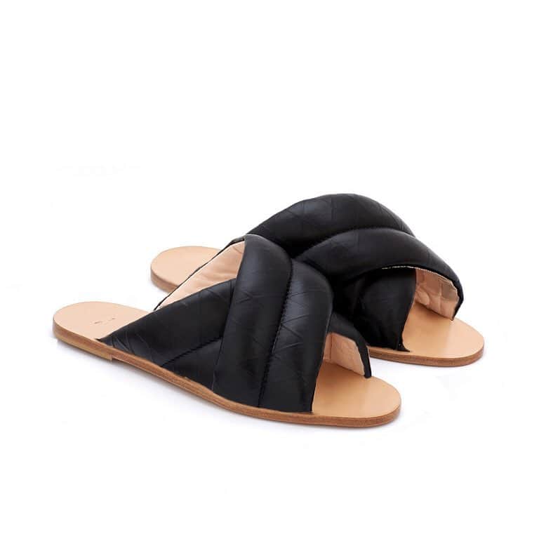 テーリポルキさんのインスタグラム写真 - (テーリポルキInstagram)「CROSS Puffer Slide 🎧  Open toe, a slip-on style, cross straps and leather soles #ss19 #spring2019 #finnishdesign #sustainablefashion #shoes #sandals #terhipölkkistore #pufferslide #TERHIPÖLKKI」4月15日 20時52分 - terhipolkkishoes