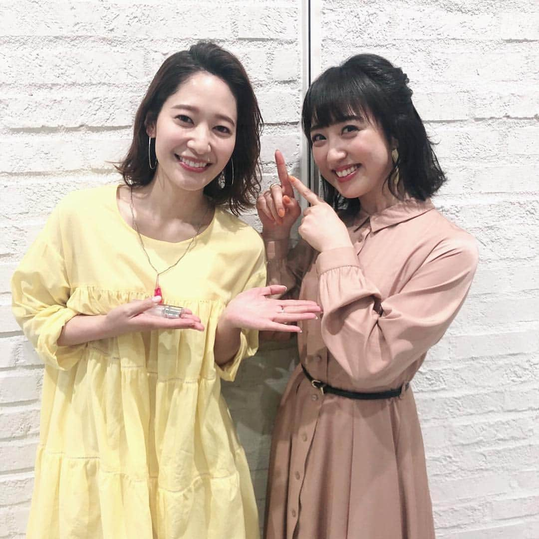 川田裕美さんのインスタグラム写真 - (川田裕美Instagram)「日テレ系『1分間の深イイ話』放送中です✨ 一緒に出演した吉田明世ちゃん🌸明世ちゃんのダンナさんと私、大学の同級生でとても仲良しメンバーだったんです！だから、すぐに仲良くなりました〜😊」4月15日 21時06分 - hiromikawata163