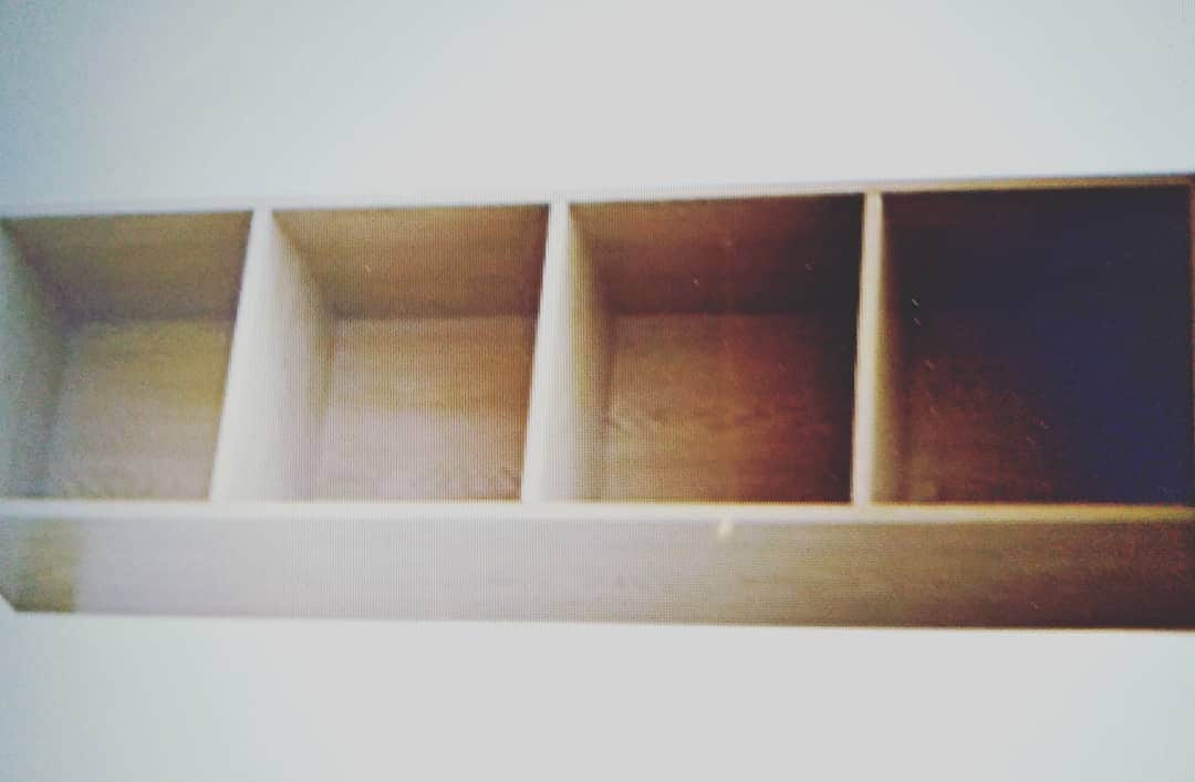 伊藤修子さんのインスタグラム写真 - (伊藤修子Instagram)「書物も増え、かなりの長期間何度も無印、トップバリュ、ニトリなどのオープンシェルフの現物確認したのですが余生のこともチラつき立派な家具を買う気がなくなり、結局カラーボックスを2つ注文しました。」4月15日 21時11分 - itoshuko