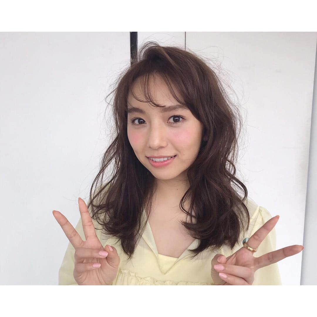 andGIRLさんのインスタグラム写真 - (andGIRLInstagram)「. 春らしい装いの #まいちゅん💛﻿﻿ andGIRL5月号でいつもとちょっと﻿﻿ 雰囲気が違う、ふわっとした 「マシュマロコーデ」を 着こなしてくれていますよー✨﻿﻿ ﻿ お楽しみに🙌🏻💗﻿ ﻿﻿ #andGIRL5月号 #新内眞衣 #乃木坂46 #撮影オフショット #andGIRL #アンドガール」4月15日 21時19分 - andgirl_jp