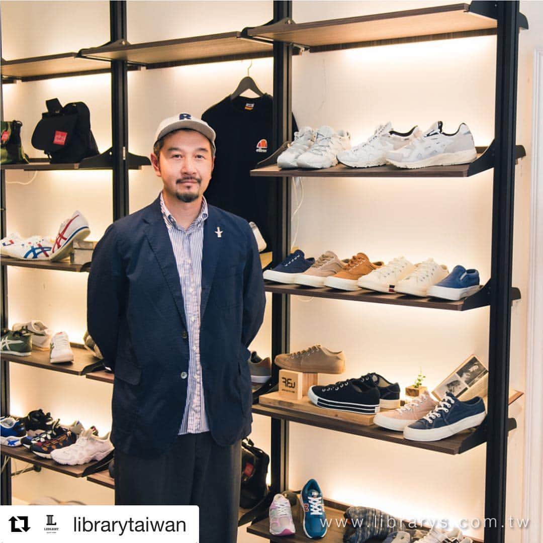 のインスタグラム：「#Repost @librarytaiwan with @get_repost ・・・ 來來來自東京 Rhythm Footwear 設計師+主理人 鹿子木隆 先生🛩今天剛下飛機就直奔高雄來LIBRARY真是辛苦啦～而且來帶來有夠可愛的RFW貼紙！還有還有帶來一些即將在台灣展開的新企劃消息真的是讓人非常期待呢！喜歡RFW的朋友務必記得三不五時用手機發摟LIBRARY📡帶來的最新消息優！ @rfwtokyo #rfwtokyo #rfw #rfwtokyo #rhythmfootwear #sneaker #sneakers #kicks #instashoes #instakicks」