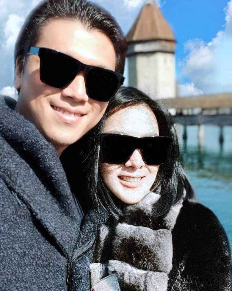 Syahriniさんのインスタグラム写真 - (SyahriniInstagram)「• Because, We Gained 4kg, So We Look Stuffy !  _______\\\_______  #PrincesSyahrini #WhenInLuzern #Switzerland」4月15日 21時20分 - princessyahrini