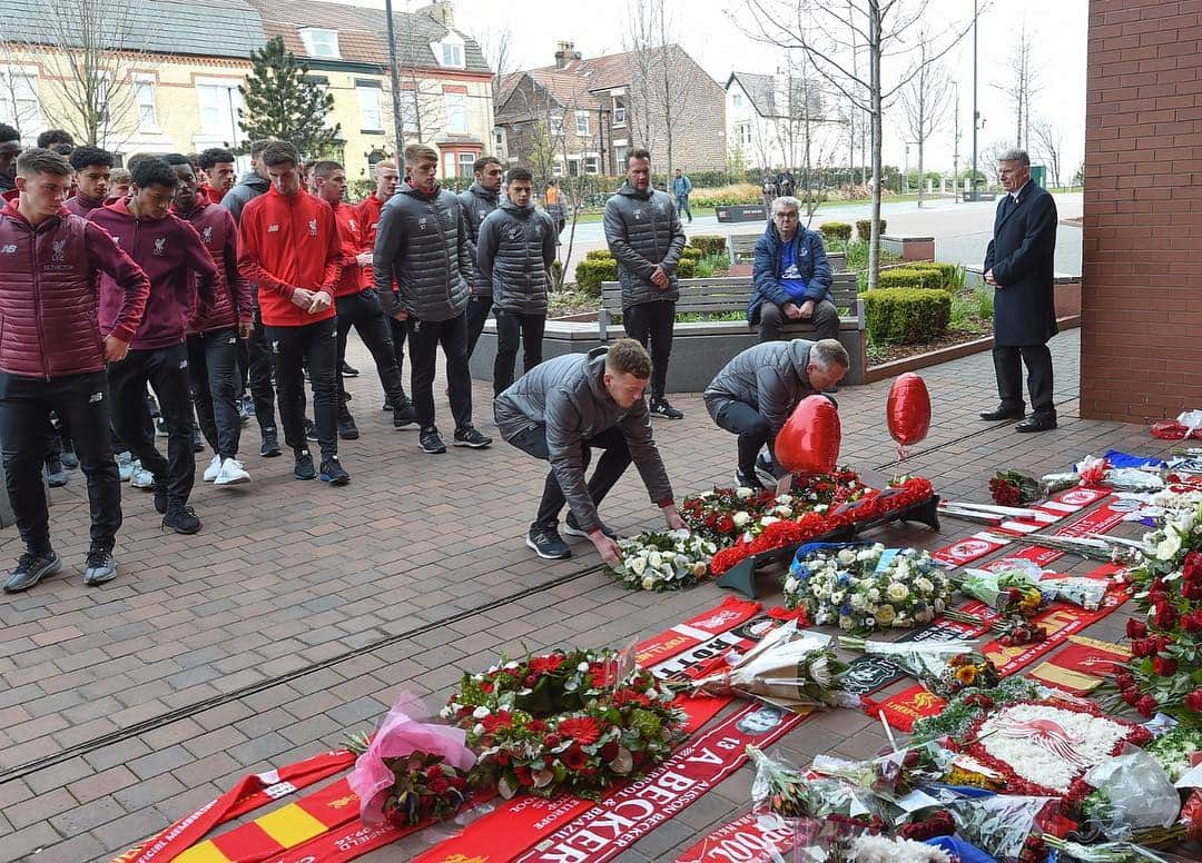 リヴァプールFCさんのインスタグラム写真 - (リヴァプールFCInstagram)「Reds remember the 96.」4月15日 21時32分 - liverpoolfc