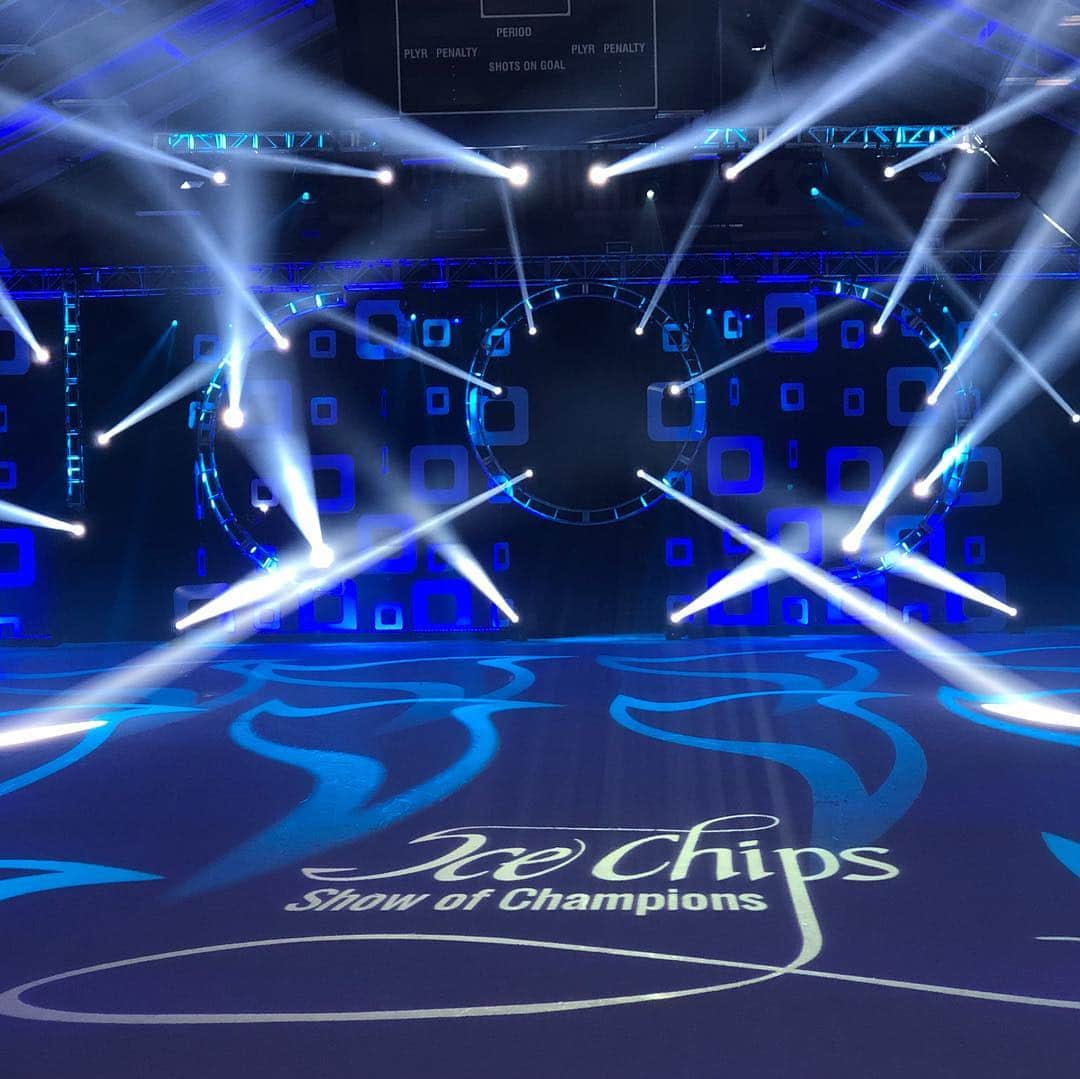 マリッサ・キャステリのインスタグラム：「That’s a wrap! I am so honored to have been a part of such a wonderful event! Huge thank you to the Ice Chips team and the skaters for their hard work! #icechips2019」