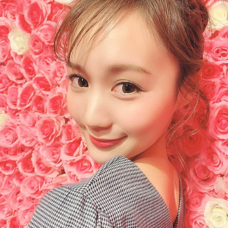 宮内ひかるさんのインスタグラム写真 - (宮内ひかるInstagram)「🌹🐴 .」4月15日 21時32分 - hii1102