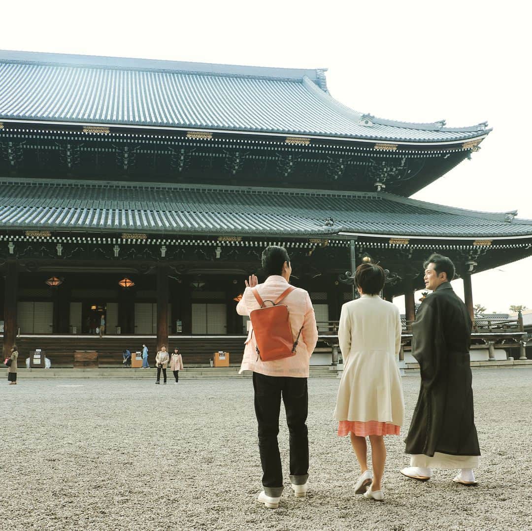 テレビ大阪「おとな旅あるき旅」さんのインスタグラム写真 - (テレビ大阪「おとな旅あるき旅」Instagram)「今週のおとな旅あるき旅（テレビ大阪）は、10連休目前！GWに行きたい 京都駅周辺の定番と穴場めぐりです。  旅のお相手は、初登場の村井美樹さん！乗り鉄＆歴女だそうで今回の旅にピッタリ！しかもお酒大好き！  京都鉄道博物館や東本願寺、京都タワーなどのランドマークから、京都駅からすぐの天然温泉宿での極上ランチや、昭和感じる飲屋街など、ツウな楽しみ方まで盛りだくさんです！お楽しみに！  4/20(土)18:30〜  #おとな旅あるき旅#テレビ大阪#三田村邦彦#村井美樹#京都#京都鉄道博物館#京都タワー#東本願寺#天然温泉#ゆば#舞妓はんひぃ〜ひぃ〜#リド飲食街」4月15日 21時44分 - tvo.otonatabi