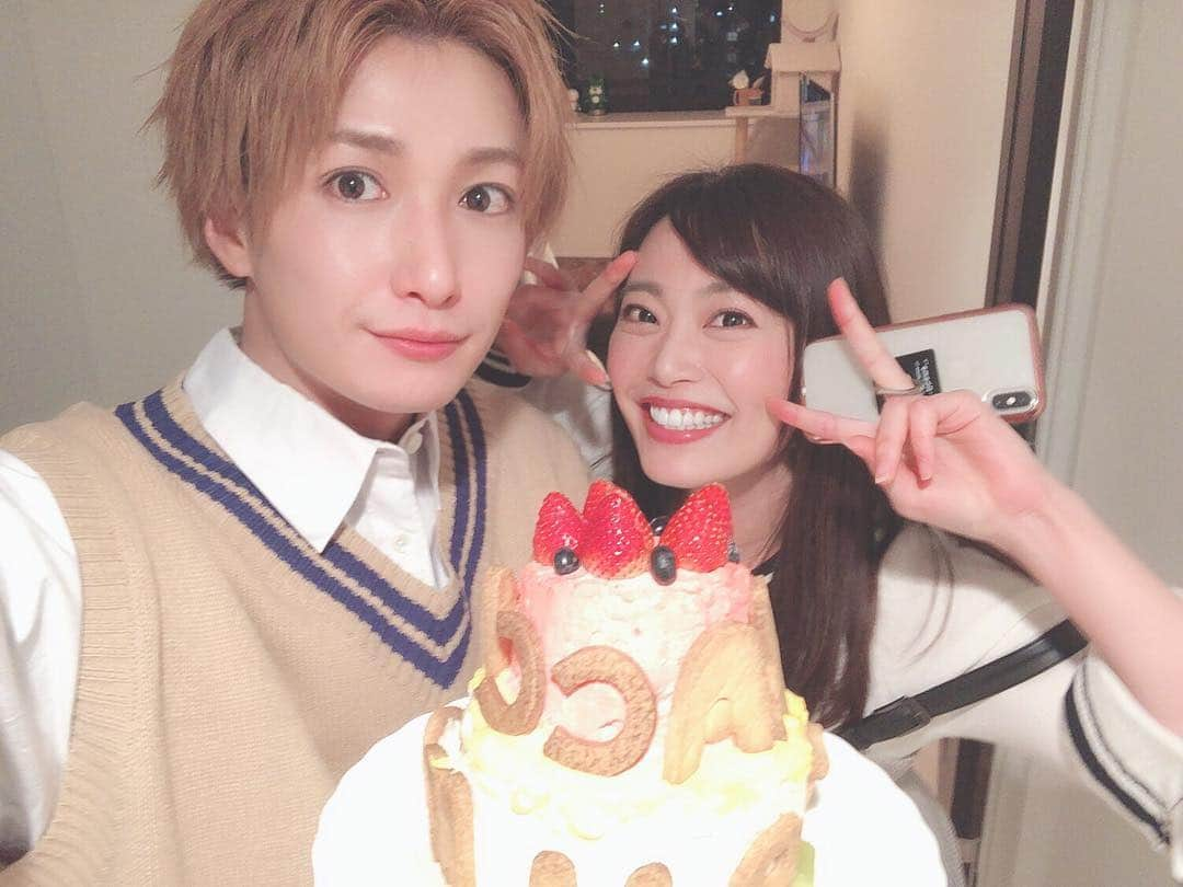 井深克彦さんのインスタグラム写真 - (井深克彦Instagram)「.﻿ 🎉🎂🥂﻿ ﻿ 仲のいい友達がこっそり集まって﻿ Surprise Birthday Party🎈﻿ を開いてくれました🥰﻿ ﻿ サプライズすぎて﻿ 全く気づかなかった私...﻿ ﻿ 企画してくれた桃ちゃん、﻿ ありがとう☺️﻿💕 スワイプして見てね🥰 ﻿ #32 #Birthday 🍽 ブログに詳しく書きました✏️」4月15日 21時36分 - ibuka_katsuhiko