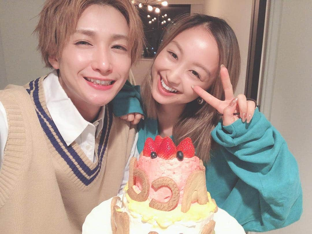 井深克彦さんのインスタグラム写真 - (井深克彦Instagram)「.﻿ 🎉🎂🥂﻿ ﻿ 仲のいい友達がこっそり集まって﻿ Surprise Birthday Party🎈﻿ を開いてくれました🥰﻿ ﻿ サプライズすぎて﻿ 全く気づかなかった私...﻿ ﻿ 企画してくれた桃ちゃん、﻿ ありがとう☺️﻿💕 スワイプして見てね🥰 ﻿ #32 #Birthday 🍽 ブログに詳しく書きました✏️」4月15日 21時36分 - ibuka_katsuhiko