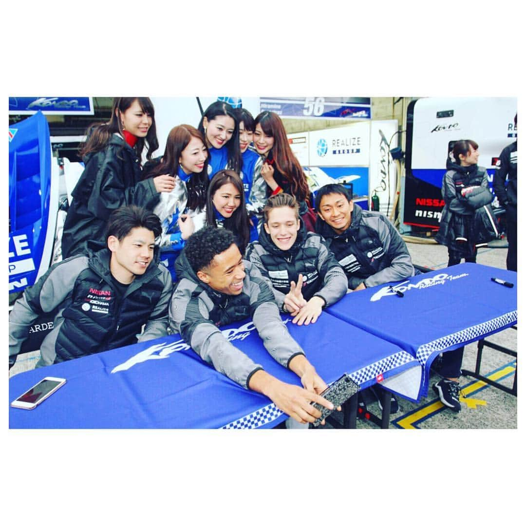 愛聖りささんのインスタグラム写真 - (愛聖りさInstagram)「. #supergt2019 開幕したよ🌸 今年はGT300クラスの #56 KONDO RACING リアライズ日産自動車大学校GT-Rの 応援をさせていただきます🙇‍♀️✨ 今年もよろしくお願いします！❤️ . #supergt #sgt #kondoracing #もちろん #24も応援します #レースクイーン #racequeen #RQ」4月15日 21時48分 - risa_aise