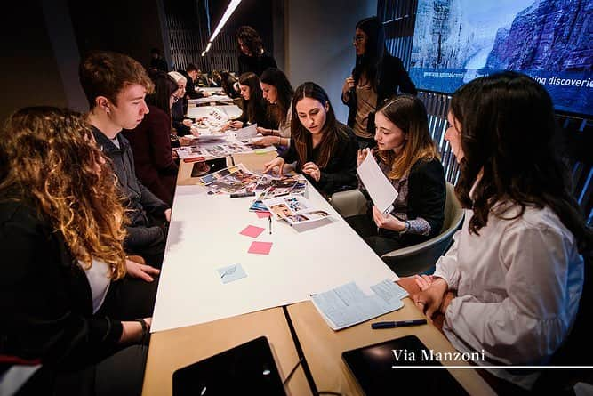 Poltrona Frauさんのインスタグラム写真 - (Poltrona FrauInstagram)「During the @fuorisalone, Poltrona Frau flagship store became a crossroads of talent and inspiration. It was great to meet students and enthusiasts at our designers’ workshops and spread new ideas for the future. – #PFconnectingexperiences #PoltronaFrau #SaloneDelMobile2019 #SaloneDelMobile #isaloni2019 #MilanDesignWeek #MDW2019」4月15日 21時59分 - poltronafrauofficial