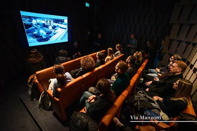 Poltrona Frauさんのインスタグラム写真 - (Poltrona FrauInstagram)「During the @fuorisalone, Poltrona Frau flagship store became a crossroads of talent and inspiration. It was great to meet students and enthusiasts at our designers’ workshops and spread new ideas for the future. – #PFconnectingexperiences #PoltronaFrau #SaloneDelMobile2019 #SaloneDelMobile #isaloni2019 #MilanDesignWeek #MDW2019」4月15日 21時59分 - poltronafrauofficial