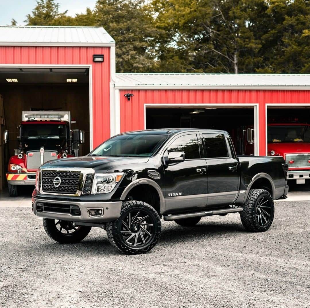 Nissanさんのインスタグラム写真 - (NissanInstagram)「Whole lotta muscle for a whole lotta #Monday. #MondayMotivation #NissanTITAN #Nissan #TITAN 📷: @murfreesboro_custom_trucks & @kmcwheels」4月15日 22時00分 - nissan