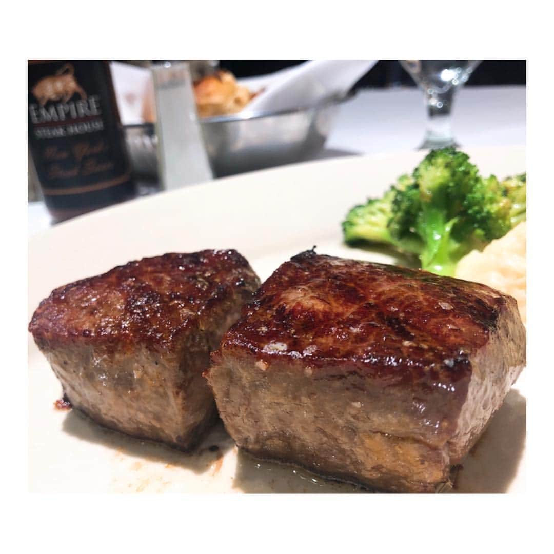 山田優依さんのインスタグラム写真 - (山田優依Instagram)「Empire Steak House🗽 . マルタにいる時より仲良くなれたいくさんと Best SteakHouse in NYにも選ばれた Empire Steak House Roppongi❤️ . ちゃっかりお誕生日お祝いもさせて頂いて いつの間にか4時間おしゃべりし続ける🥳✨ . #japan #tokyo #roppongi #beef」4月15日 22時00分 - yui_gourmetwalker