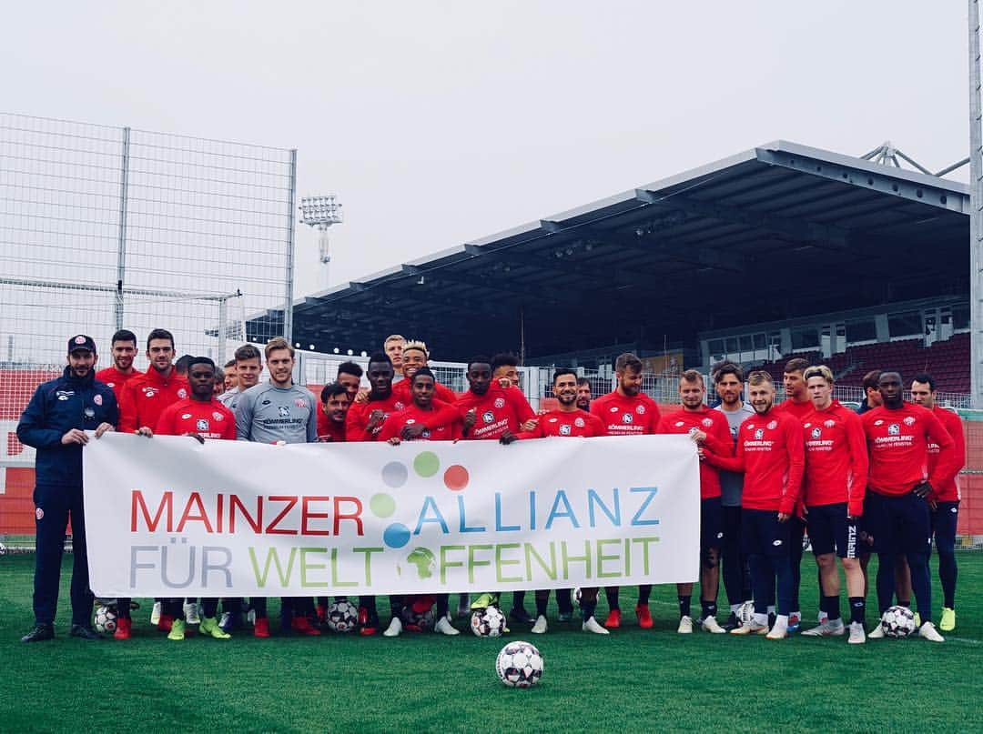 1.FSVマインツ05さんのインスタグラム写真 - (1.FSVマインツ05Instagram)「Auch wir sind Teil der "Mainzer Allianz für Weltoffenheit" 🙌🌍😍」4月15日 22時04分 - 1fsvmainz05