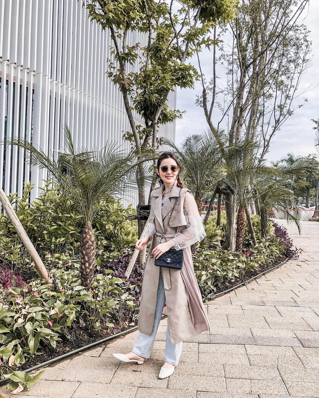 Lilian莉安さんのインスタグラム写真 - (Lilian莉安Instagram)「風衣拼接百褶雪紡 超特別🤩 OOTD All by⋯ @dazzlingdazzlin  #dazzlingdazzlin #ootd #springlook #whatiwore」4月15日 22時06分 - itslilian1002