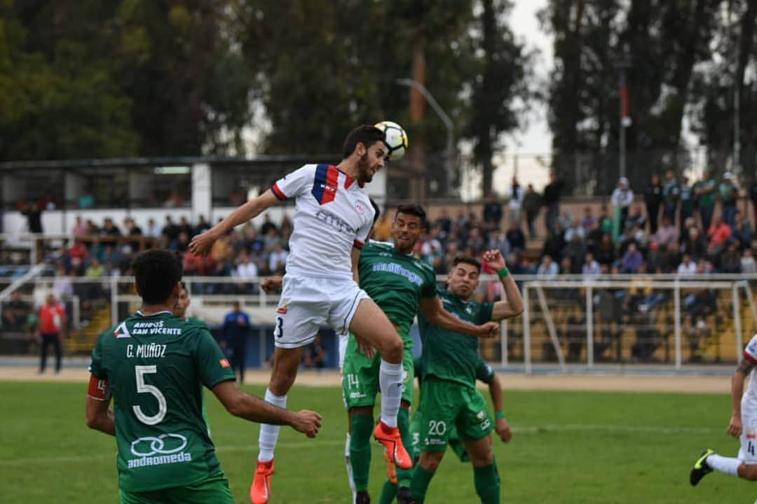 サッカー チリ代表チームさんのインスタグラム写真 - (サッカー チリ代表チームInstagram)「@gralvelasquez e @iberiasadp igualaron 0-0 en el estadio Municipal de San Vicente de Tagua Tagua 🏟 #Fecha2 #SegundaDivision🏆 📸Fotografía: Livio Silva / Colaborador Comunicaciones ANFP」4月15日 22時18分 - campeonatochi