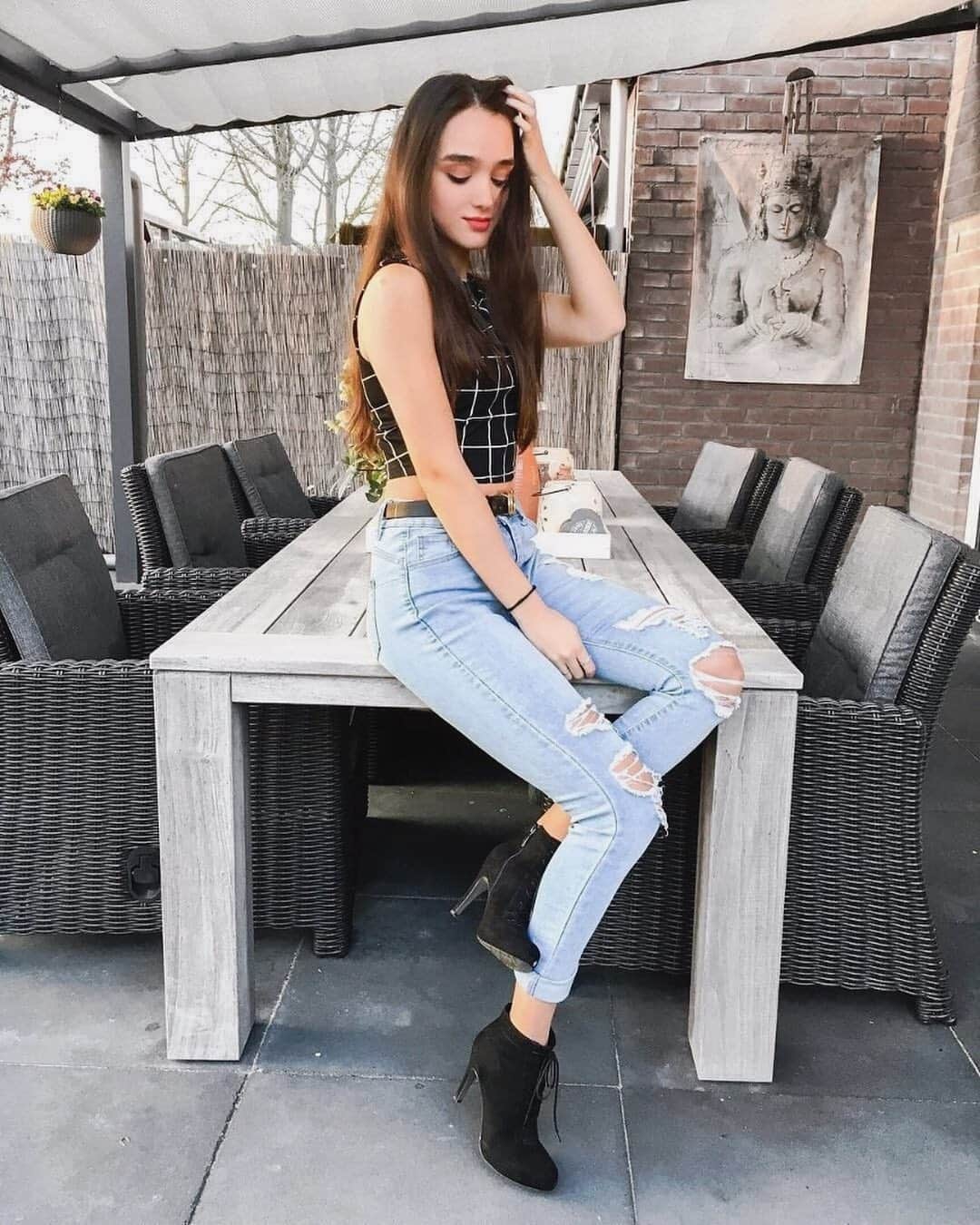 SHEINさんのインスタグラム写真 - (SHEINInstagram)「Loving everyday casual.🎀🎈 @sweetinstabella 🔍Search:668641 🔗Link in bio. #SHEIN #SHEINgals  #SHEINstyle #OOTD #jeans」4月15日 22時27分 - sheinofficial