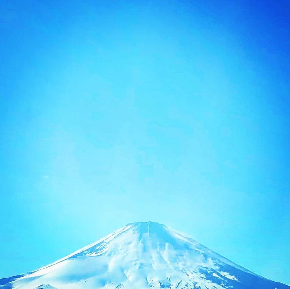 坂東工さんのインスタグラム写真 - (坂東工Instagram)「やっぱり富士山を見ると写真撮っちゃいますね。 whenever I see Mt. Fuji, automatically I take pictures... #fuji #fujisan #富士山 #富士山🗻」4月15日 22時33分 - takumimoriyabando