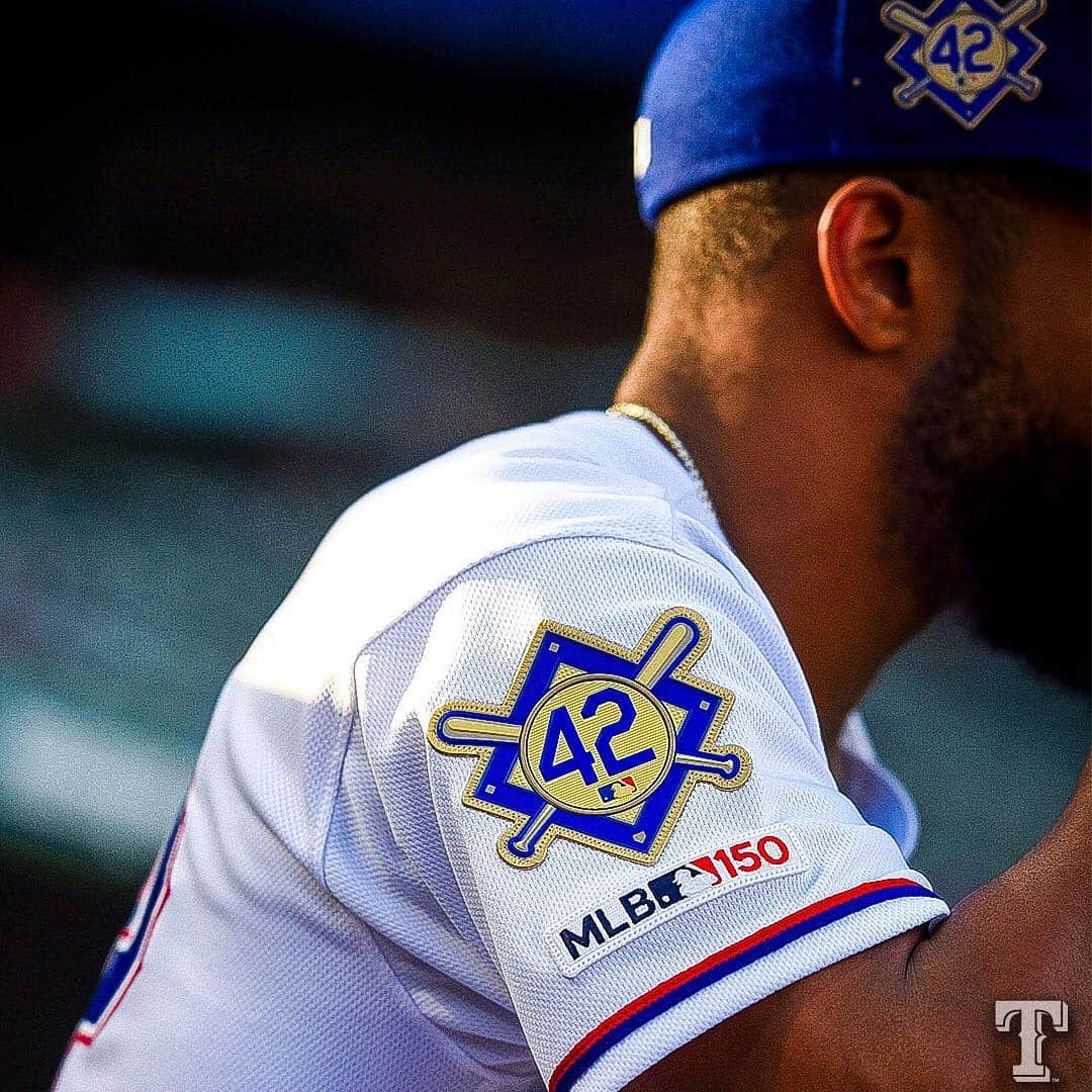 テキサス・レンジャーズさんのインスタグラム写真 - (テキサス・レンジャーズInstagram)「#TogetherWe remember #Jackie42.」4月16日 9時32分 - rangers