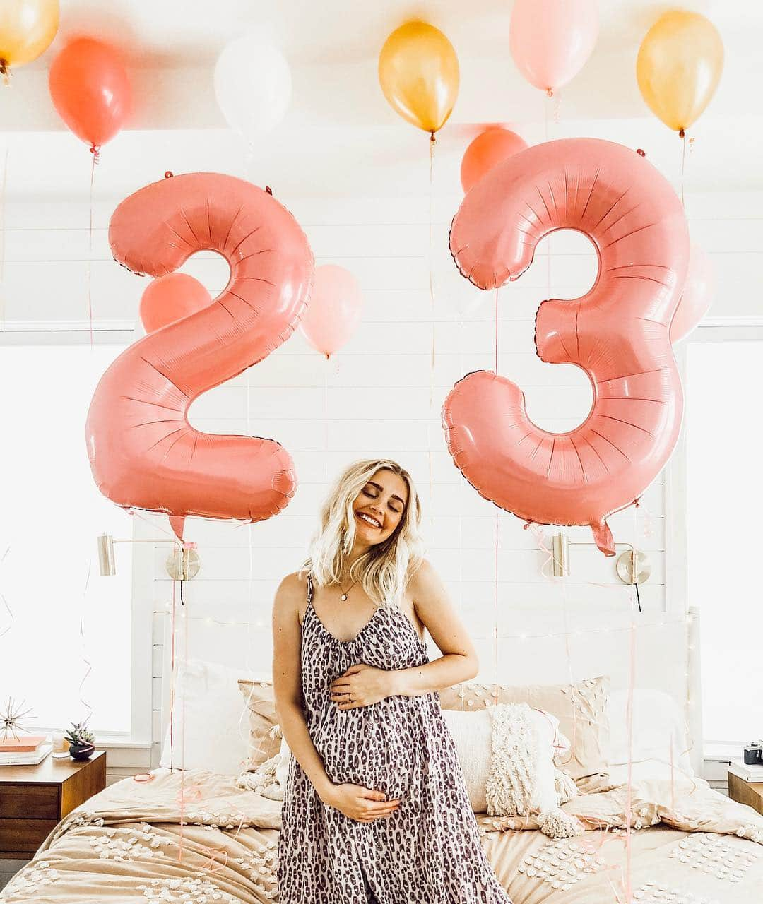 Aspyn Ovard Ferrisさんのインスタグラム写真 - (Aspyn Ovard FerrisInstagram)「23 today! So weird to think this is my last birthday without a baby!!! 23 might be my best year yet 💕👶🏼」4月16日 8時18分 - aspynovard