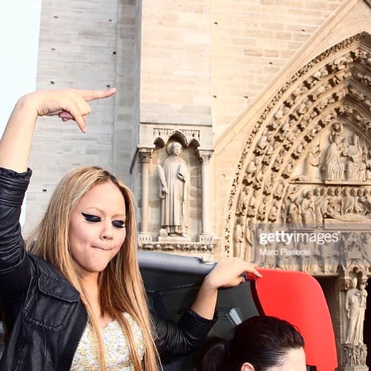 キャット・デルーナさんのインスタグラム写真 - (キャット・デルーナInstagram)「A special moment in Notre Dame was When i visited the Cathedral with fans to celebrate the release of my album “InsideOut”in Paris March 17, 2011. It was a beautiful afternoon with warm and loving people🙏🏽#Notredame #Paris #France #prayingforparis #forca #tbt #myparis 🇫🇷🇫🇷🇫🇷🇫🇷」4月16日 8時39分 - katdeluna