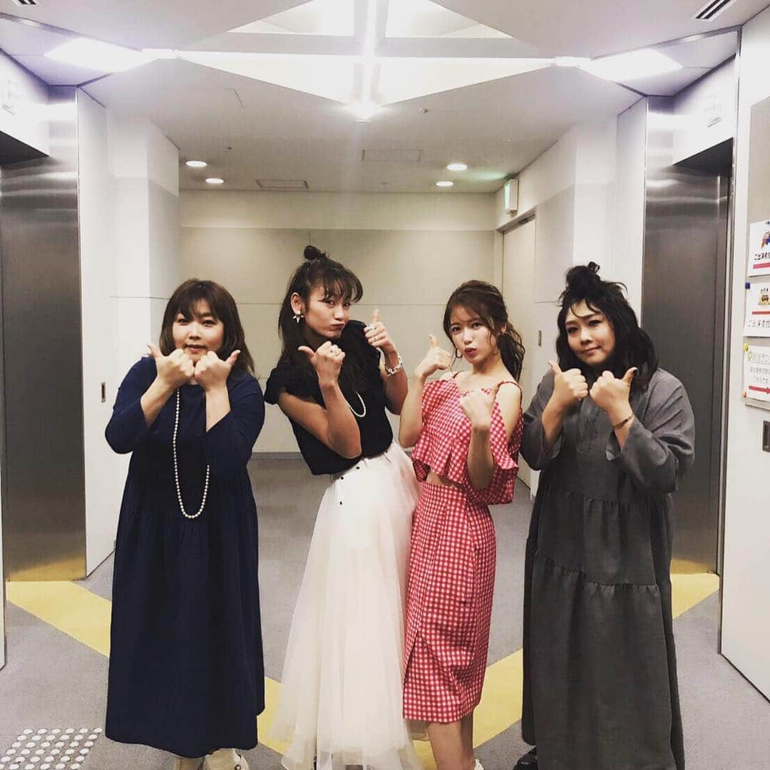 海原ともこさんのインスタグラム写真 - (海原ともこInstagram)「やすとも.友近のキメツケ 火曜 20時〜ktv  茉希ちゃんと、会えるの毎回楽しみ🎵 くみっきーちゃんも、ナジャさんもいつもありがとうございます✨」4月16日 8時44分 - tomocolovesmile