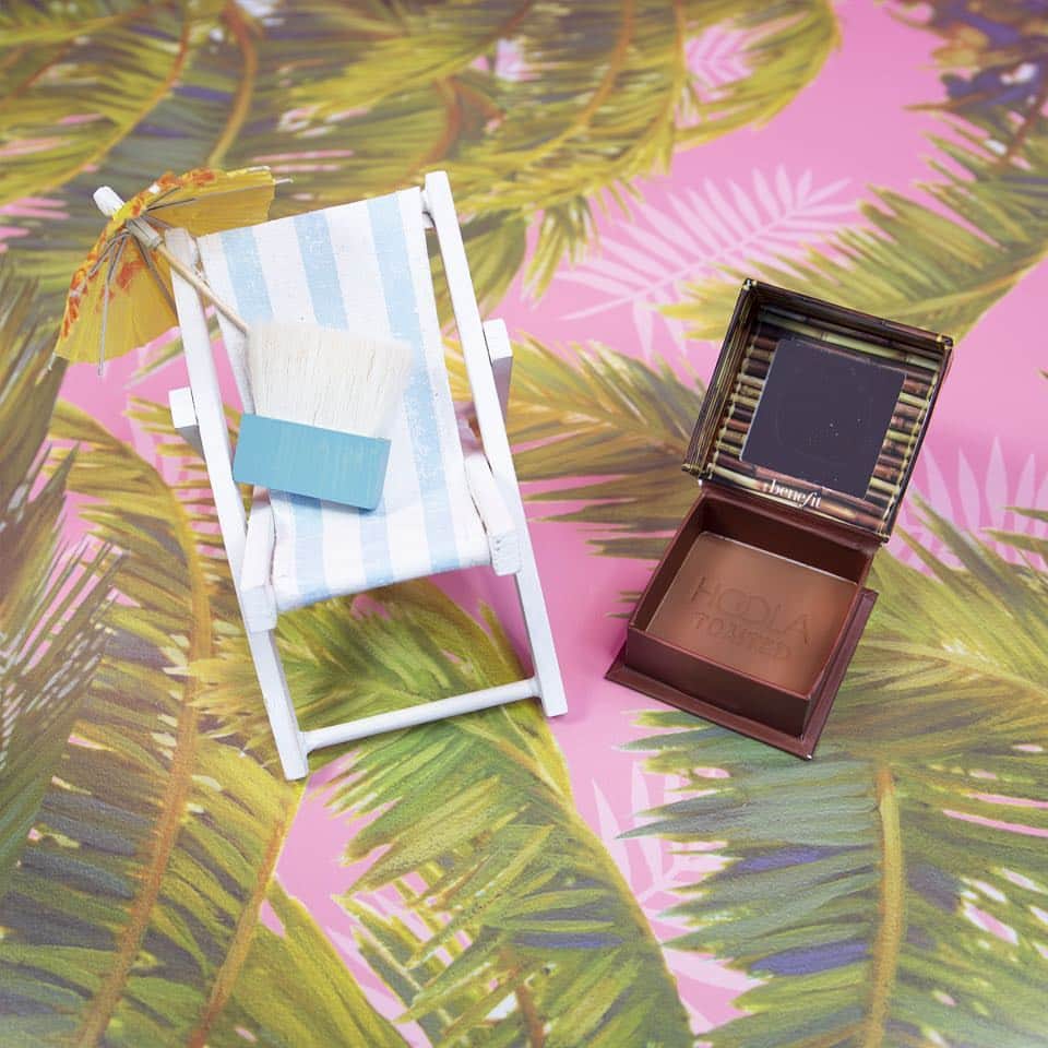 Benefit Cosmetics UKさんのインスタグラム写真 - (Benefit Cosmetics UKInstagram)「SWIPE! What’s your favourite shade of bronze?! ☀️☀️ Tell us in the comments below #hoola #bronzer #beauty #benefit . . . 📷 Image Description: Carousel showing all Hoola shades」4月16日 0時34分 - benefitcosmeticsuk